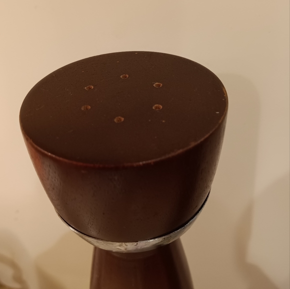 MCM Vintage Wood Salt Shaker & Peppermill Made in Japan 10.5" High - Picture 12 of 16